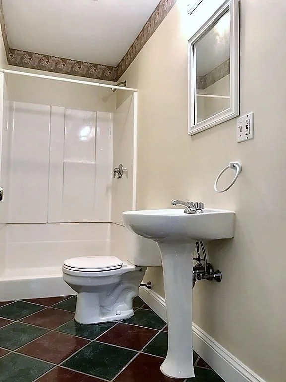2 bed, 1 bath apartment for rent at 11 Fairmount St Unit 1, Rockdale — photo 8 of 10