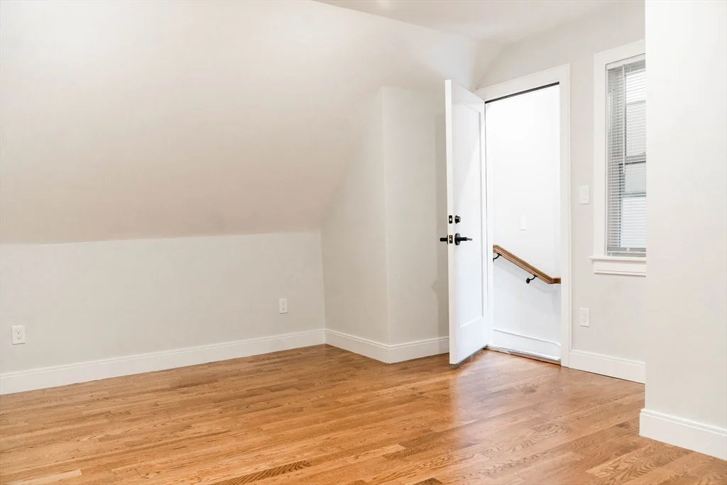 5 bed, 2 bath apartment for rent at 11 Falkland St Unit 2, Brighton — photo 13 of 18
