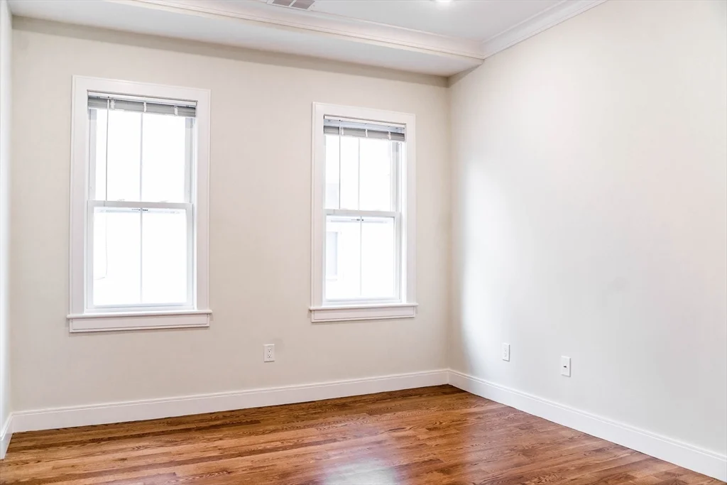 5 bed, 2 bath apartment for rent at 11 Falkland St Unit 2, Brighton — photo 10 of 18