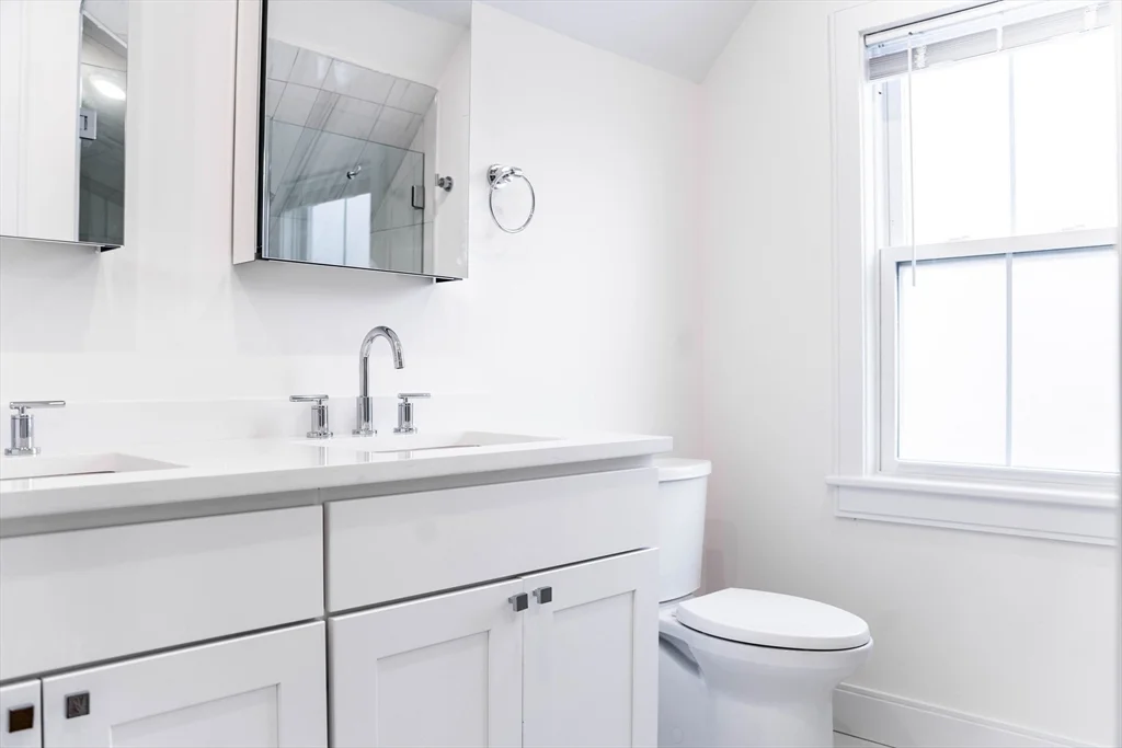 5 bed, 2 bath apartment for rent at 11 Falkland St Unit 2, Brighton — photo 14 of 18