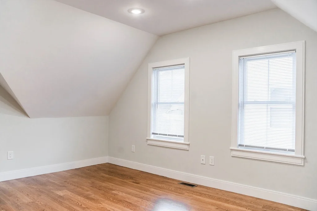 5 bed, 2 bath apartment for rent at 11 Falkland St Unit 2, Brighton — photo 12 of 18