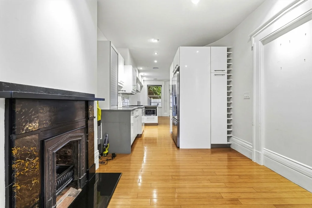 2 bed, 2 bath apartment for rent at 11 Fayette Unit 1, Bay Village — photo 9 of 23