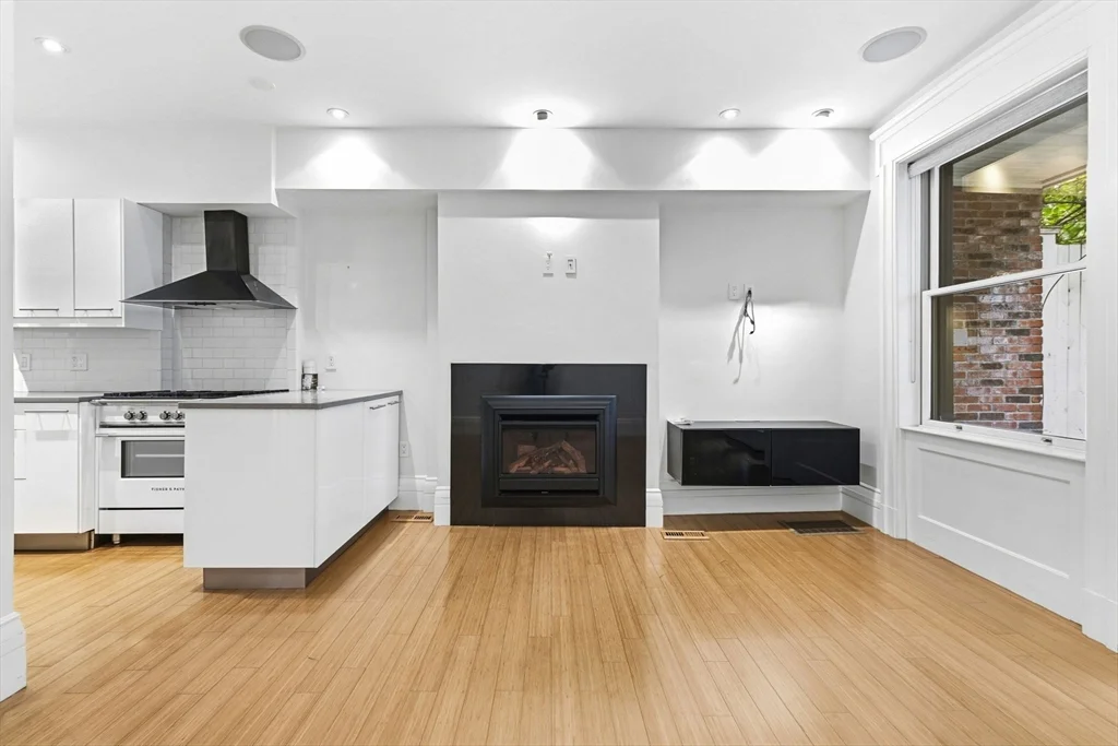 2 bed, 2 bath apartment for rent at 11 Fayette Unit 1, Bay Village — photo 3 of 23