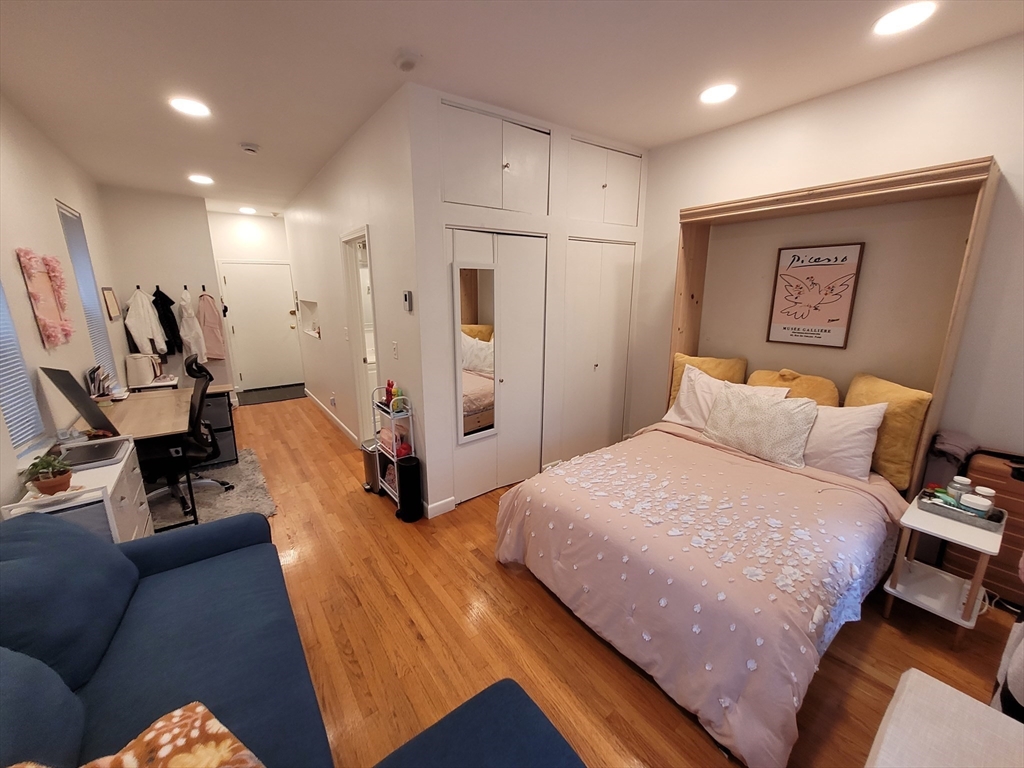 Studio bed, 1 bath apartment for rent at 11 Follen St Unit 3-R, Back Bay — photo 2 of 28