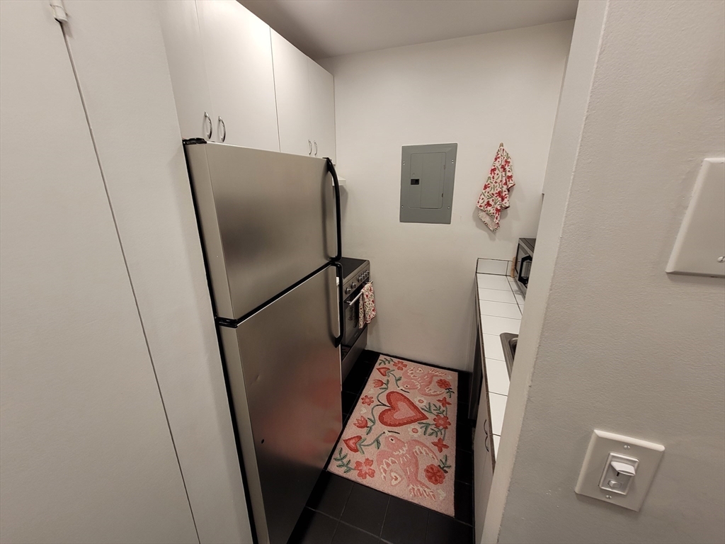 Studio bed, 1 bath apartment for rent at 11 Follen St Unit 3-R, Back Bay — photo 6 of 28