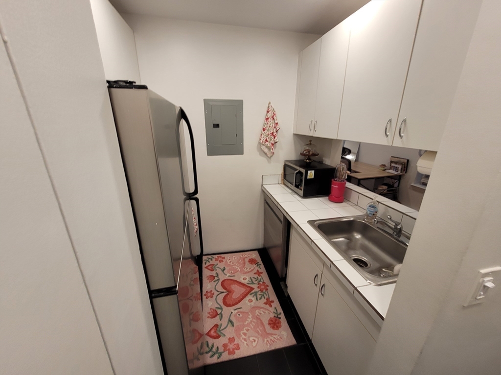 Studio bed, 1 bath apartment for rent at 11 Follen St Unit 3-R, Back Bay — photo 7 of 28
