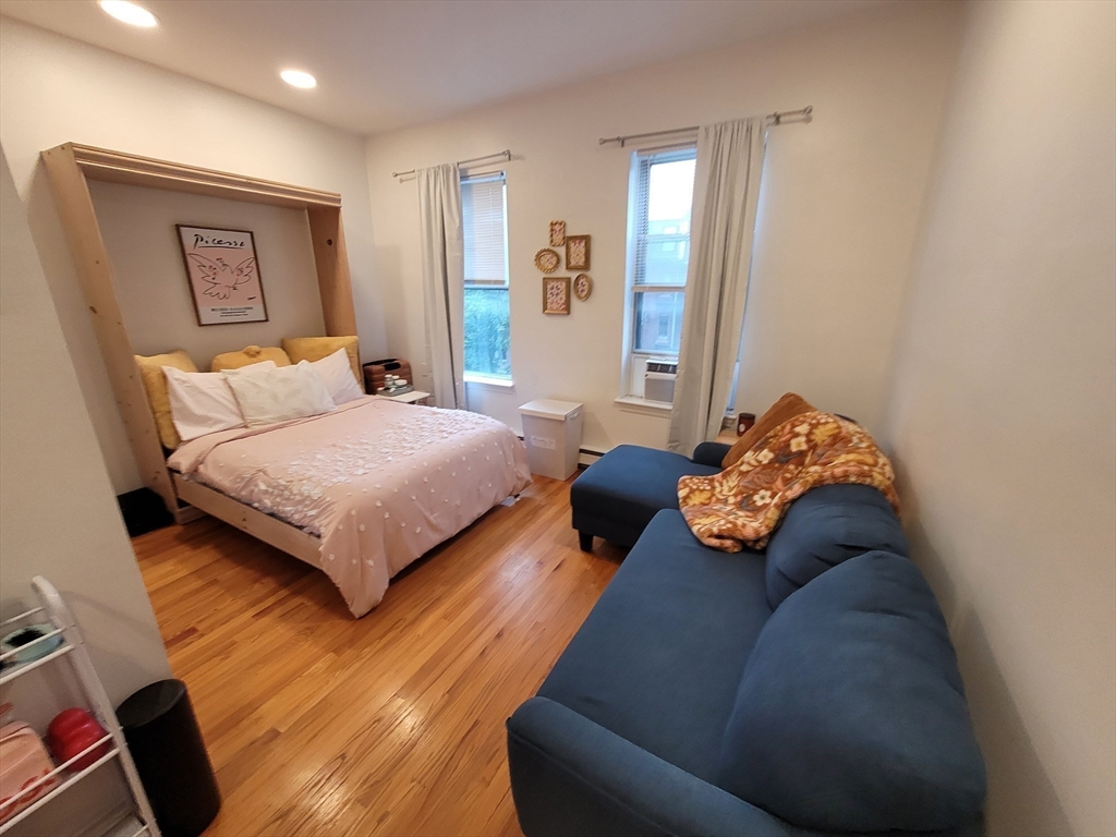 Studio bed, 1 bath apartment for rent at 11 Follen St Unit 3-R, Back Bay