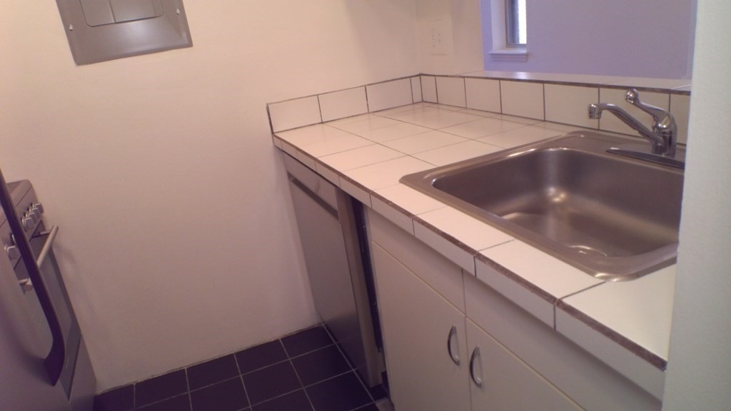 Studio bed, 1 bath apartment for rent at 11 Follen St Unit 3R, Back Bay — photo 3 of 28