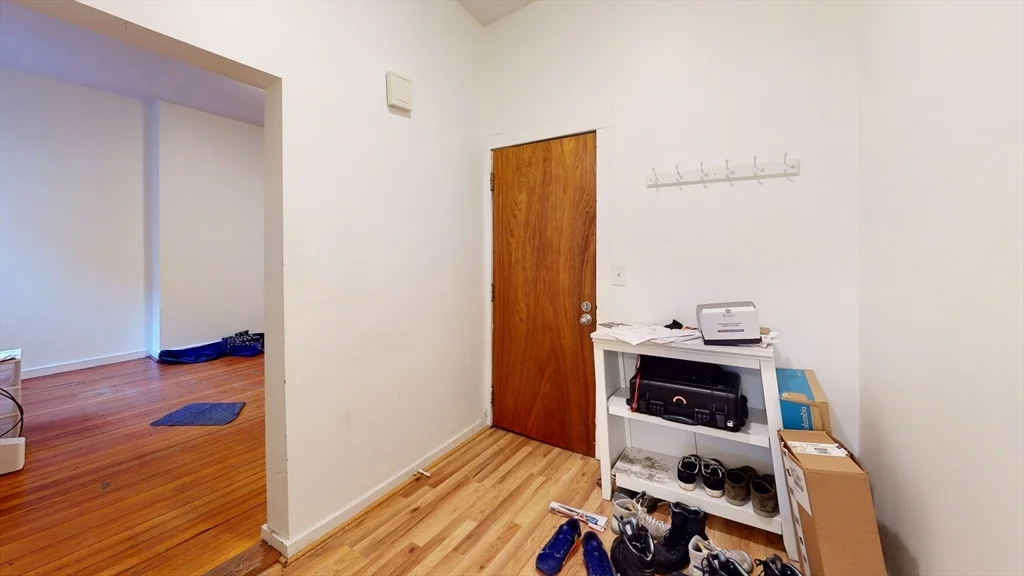 4 bed, 1 bath apartment for rent at 11 Forbes St Unit 2, Jamaica Plain — photo 10 of 17