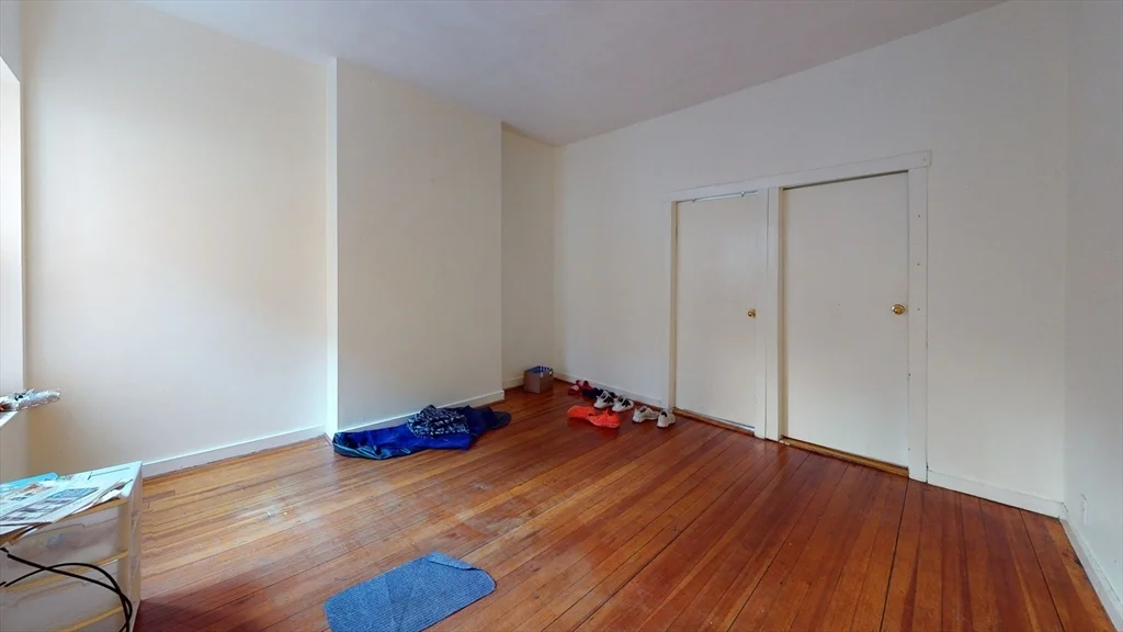 4 bed, 1 bath apartment for rent at 11 Forbes St Unit 2, Jamaica Plain — photo 13 of 17