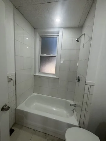 3 bed, 1 bath apartment for rent at 11 Fortesque St Unit 1, Lynn — photo 17 of 18