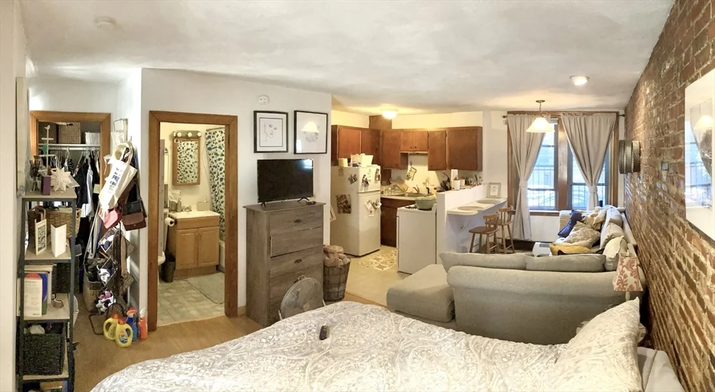 Studio bed, 1 bath apartment for rent at 11 Foster St Unit 2, North End — photo 4 of 6