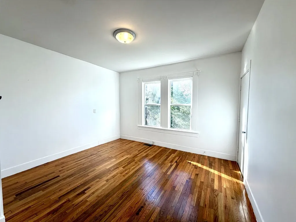 3 bed, 2 bath apartment for rent at 11 Francis Unit 1, Oak Grove — photo 11 of 13