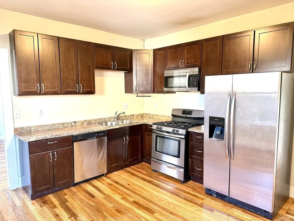 3 bed, 2 bath apartment for rent at 11 Francis Unit 1, Oak Grove — photo 3 of 13