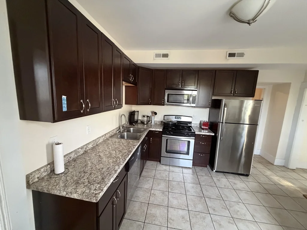 3 bed, 2 bath apartment for rent at 11 Francis Unit 2, Oak Grove