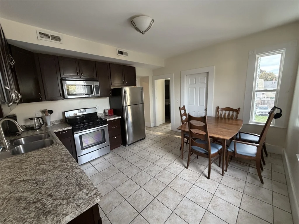 3 bed, 2 bath apartment for rent at 11 Francis Unit 2, Oak Grove — photo 2 of 12