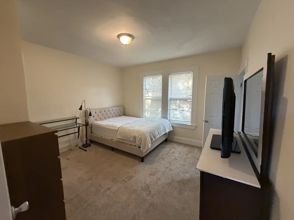 3 bed, 2 bath apartment for rent at 11 Francis Unit 2, Oak Grove — photo 7 of 12