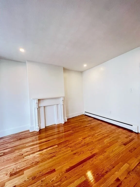 2 bed, 1 bath apartment for rent at 11 Franklin Unit 2, Boston — photo 2 of 16