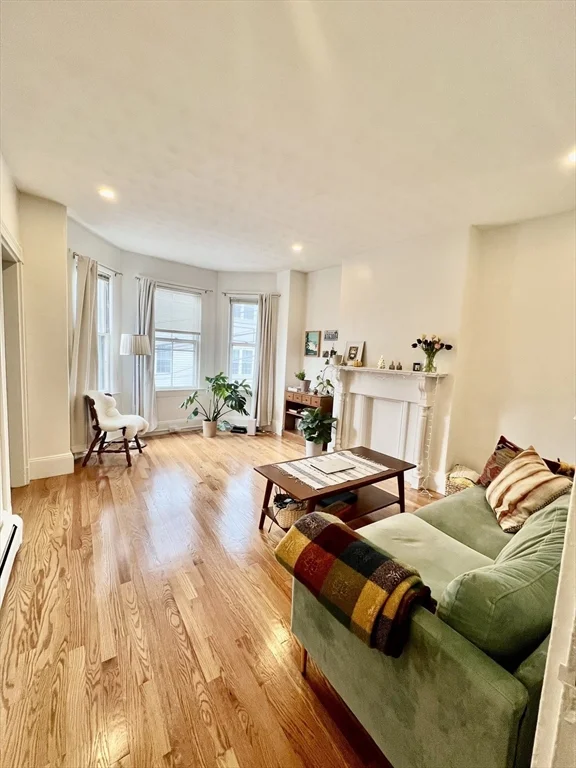 2 bed, 1 bath apartment for rent at 11 Franklin Unit 2, Boston — photo 13 of 16