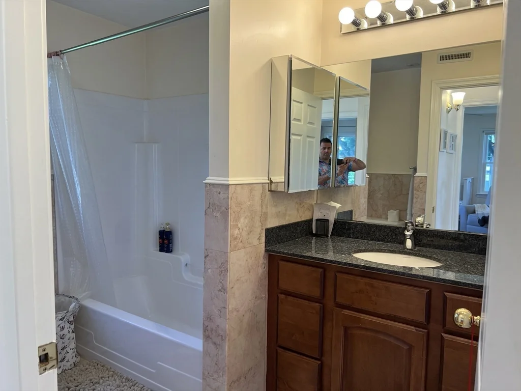 5 bed, 4+ bath apartment for rent at 11 Garrison Rd Unit 1, East Arlington — photo 36 of 42