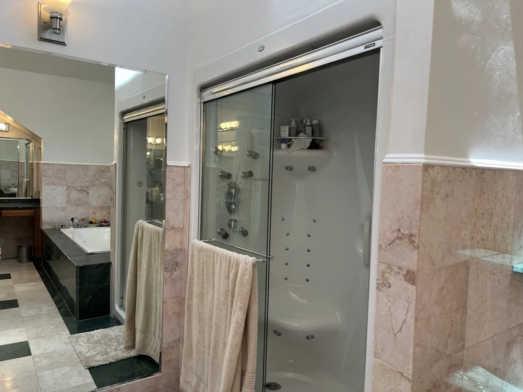 5 bed, 4+ bath apartment for rent at 11 Garrison Rd Unit 1, East Arlington — photo 25 of 42