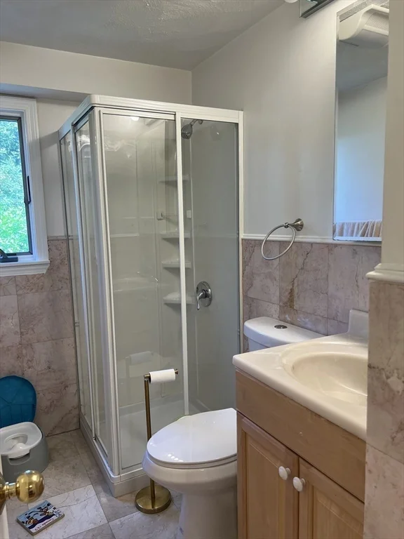 5 bed, 4+ bath apartment for rent at 11 Garrison Rd Unit 1, East Arlington — photo 30 of 42