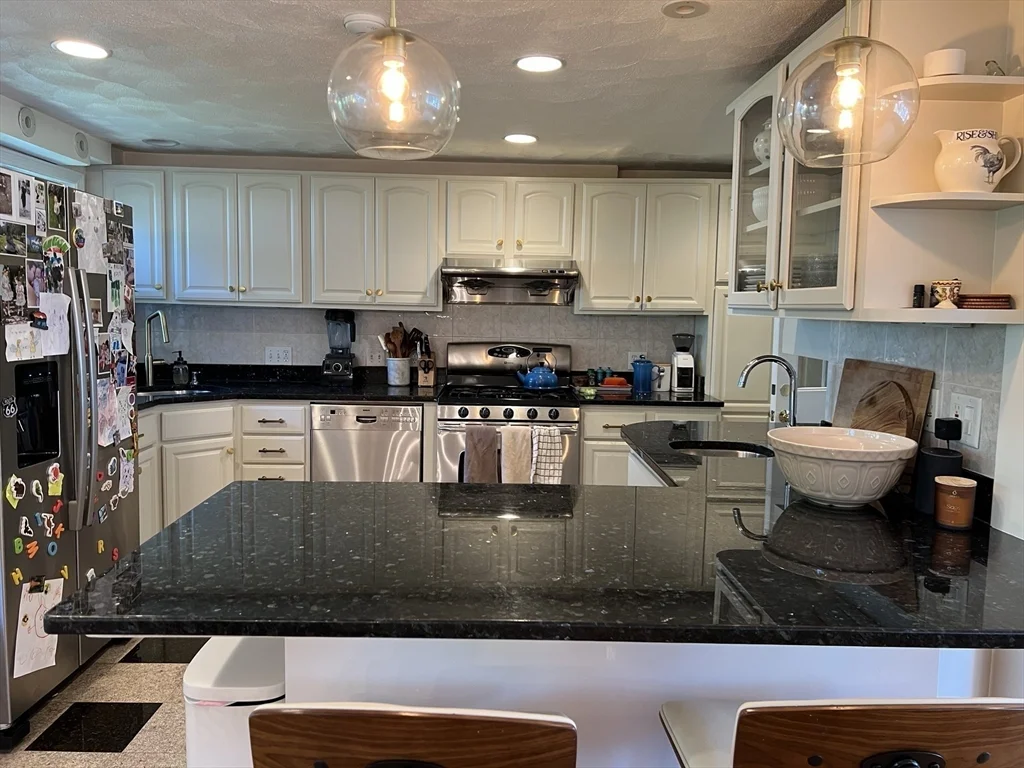 5 bed, 4+ bath apartment for rent at 11 Garrison Rd Unit 1, East Arlington — photo 6 of 42