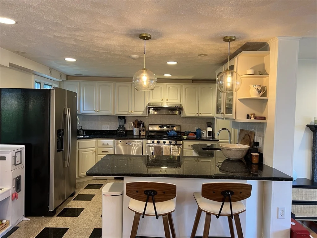 5 bed, 4+ bath apartment for rent at 11 Garrison Rd Unit 1, East Arlington — photo 2 of 42