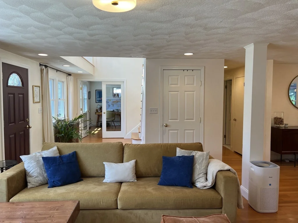 5 bed, 4+ bath apartment for rent at 11 Garrison Rd Unit 1, East Arlington — photo 12 of 42