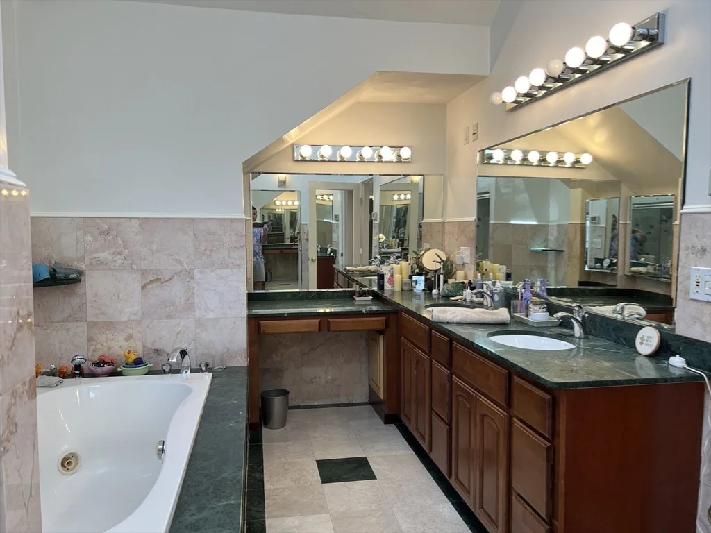 5 bed, 4+ bath apartment for rent at 11 Garrison Rd Unit 1, East Arlington — photo 26 of 42