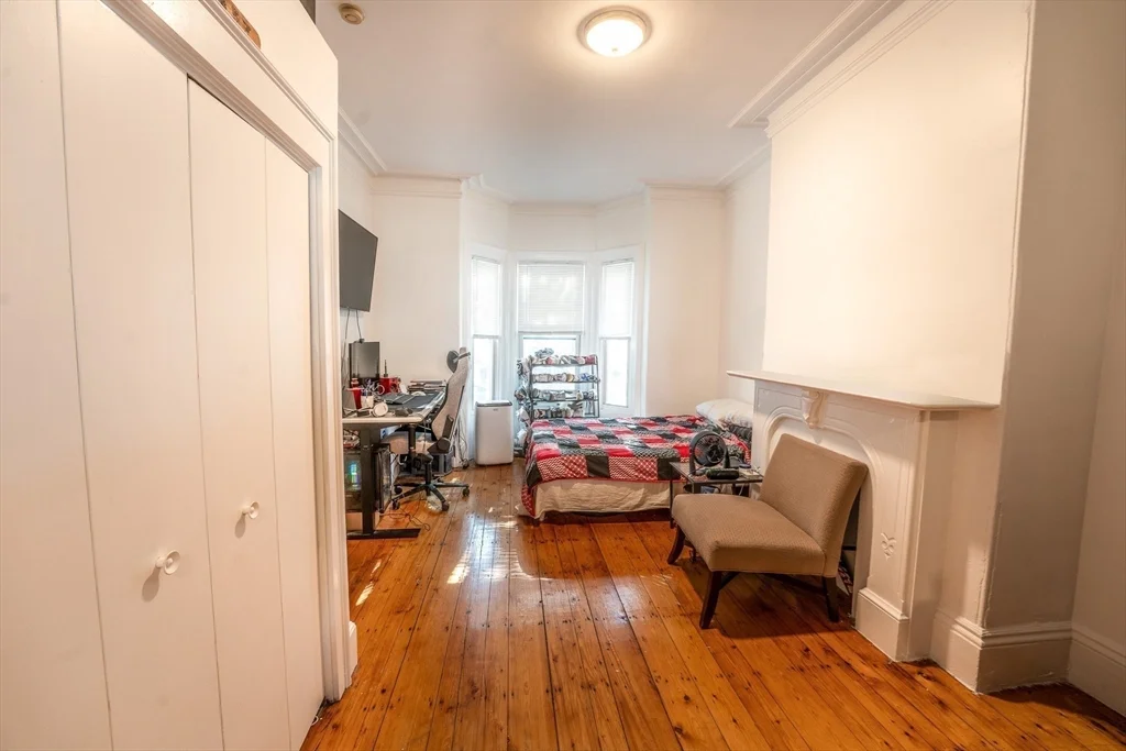 1 bed, 1 bath apartment for rent at 11 Gates St Unit 1, South Boston — photo 5 of 7