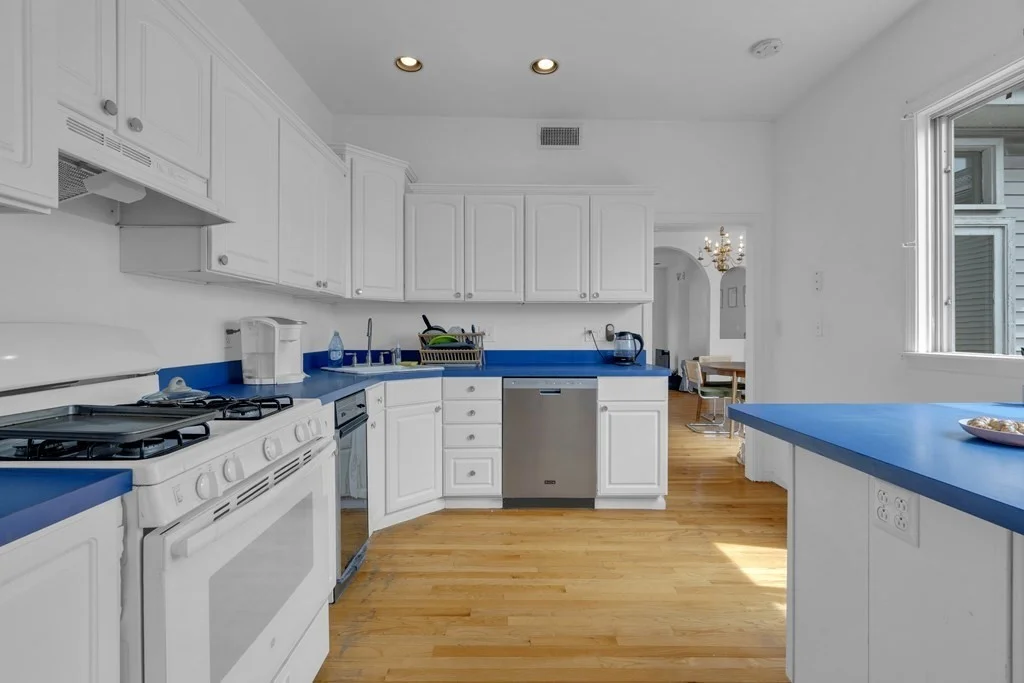 3 bed, 1 bath apartment for rent at 11 Gates Unit 2, South Boston
