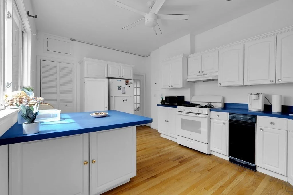 3 bed, 1 bath apartment for rent at 11 Gates Unit 2, South Boston — photo 3 of 19