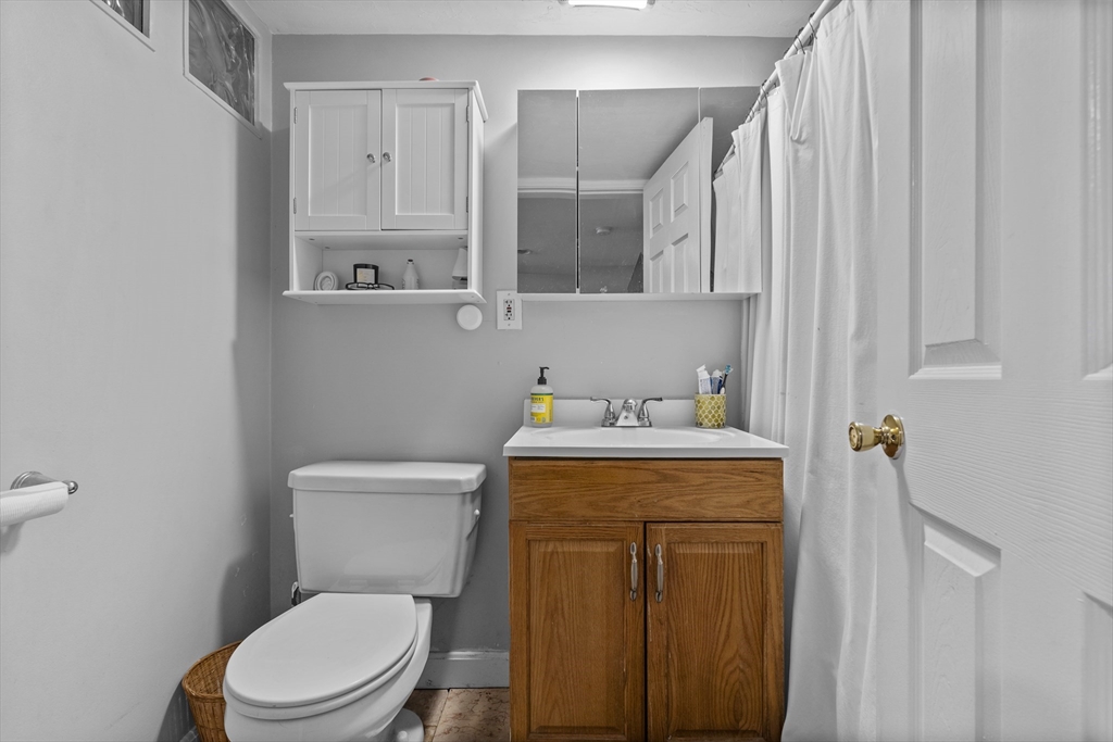 1 bed, 1 bath apartment for rent at 11 Gates Unit B, South Boston — photo 7 of 10