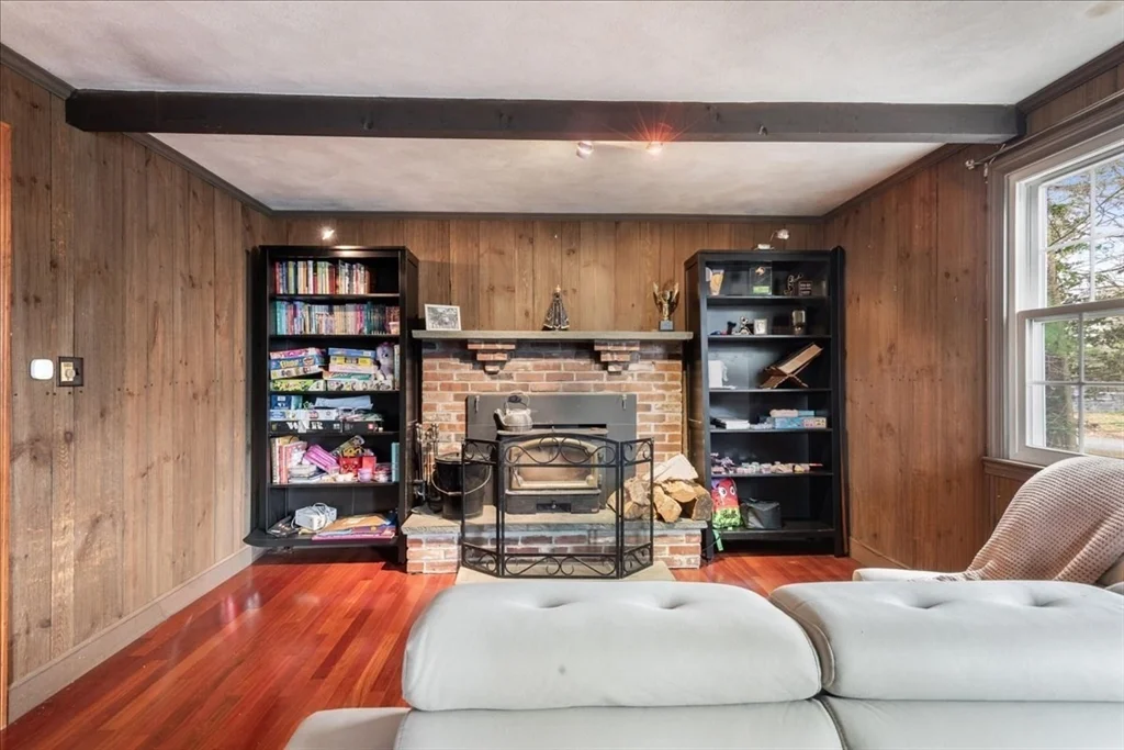 5 bed, 2 bath apartment for rent at 11 Gay St, Needham — photo 6 of 19
