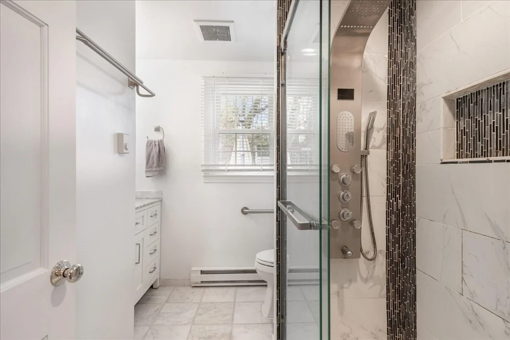 5 bed, 2 bath apartment for rent at 11 Gay St, Needham — photo 11 of 19