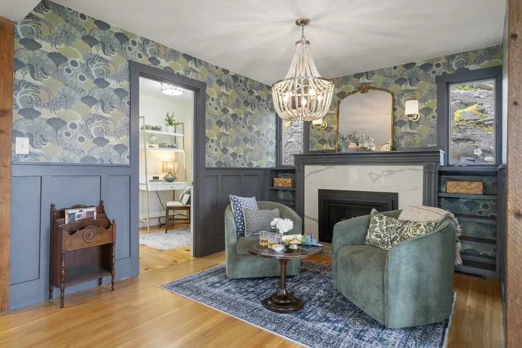3 bed, 2 bath apartment for rent at 11 Gingerbread Hill, Marblehead — photo 13 of 20