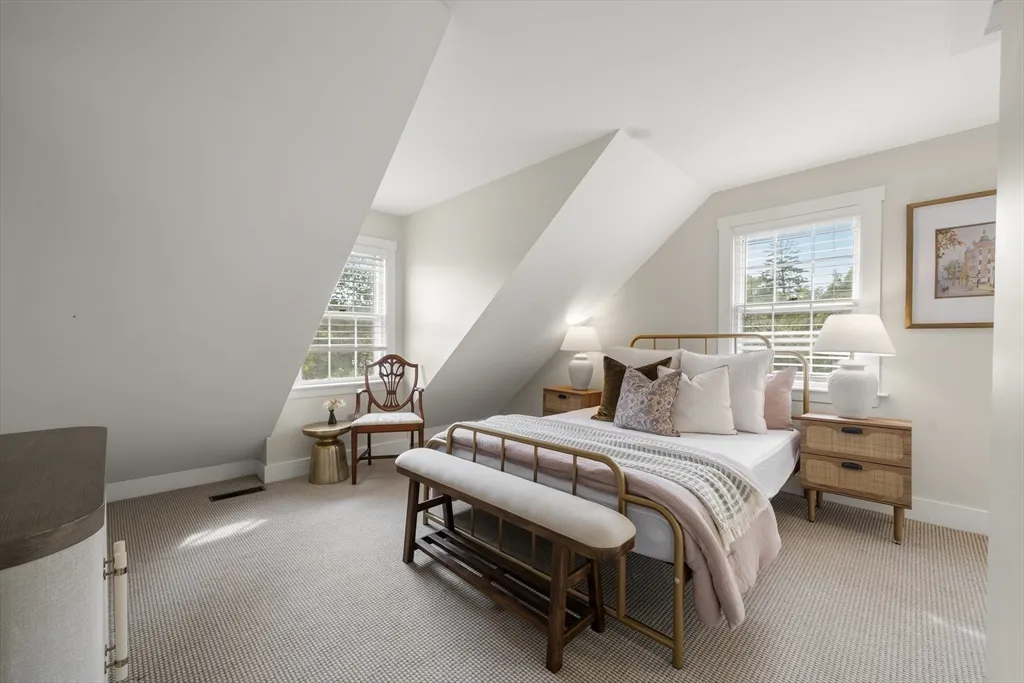3 bed, 2 bath apartment for rent at 11 Gingerbread Hill, Marblehead — photo 19 of 20