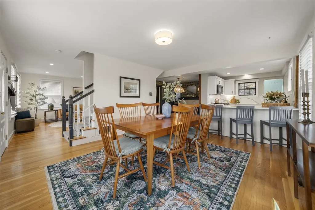 3 bed, 2 bath apartment for rent at 11 Gingerbread Hill, Marblehead — photo 3 of 20