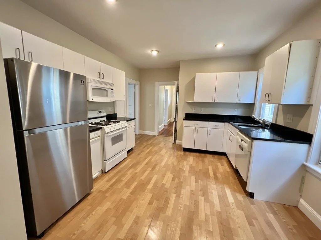 4 bed, 2 bath apartment for rent at 11 Glendale Ave Unit 2, Davis Square — photo 1 of 17