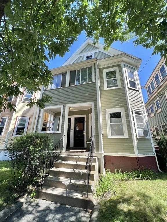 4 bed, 2 bath apartment for rent at 11 Glendale Ave Unit 2, Davis Square — photo 17 of 17