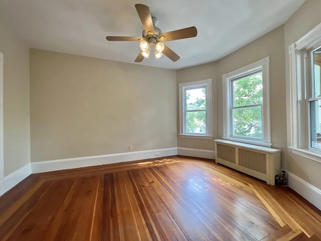 4 bed, 2 bath apartment for rent at 11 Glendale Ave Unit 2, Davis Square — photo 3 of 17
