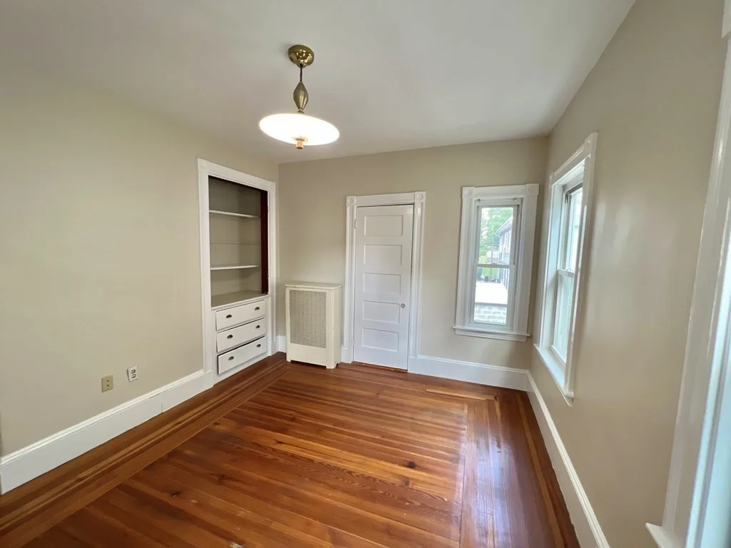 4 bed, 2 bath apartment for rent at 11 Glendale Ave Unit 2, Davis Square — photo 5 of 17