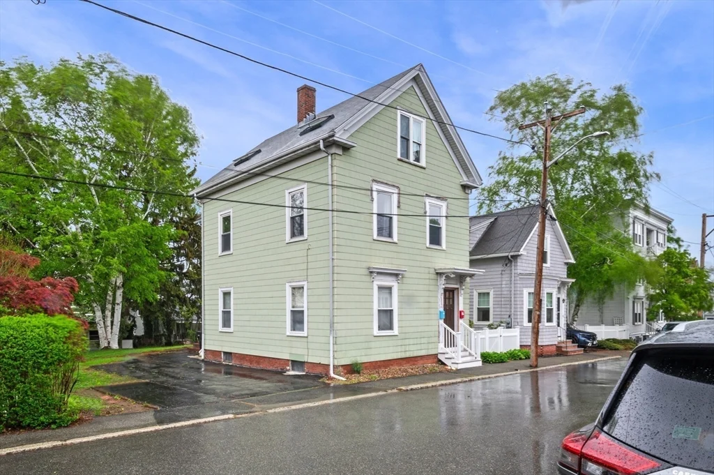 4 bed, 1 bath apartment for rent at 11 Glendale St Unit 2, Glenwood — photo 1 of 29