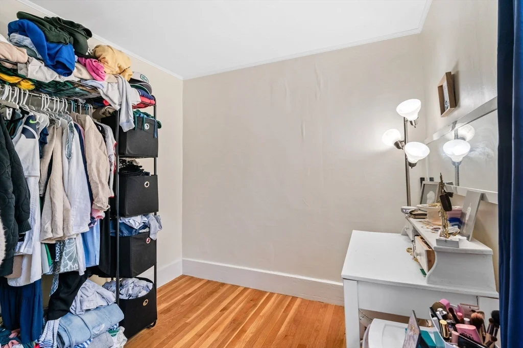 4 bed, 1 bath apartment for rent at 11 Glendale St Unit 2, Glenwood — photo 11 of 29
