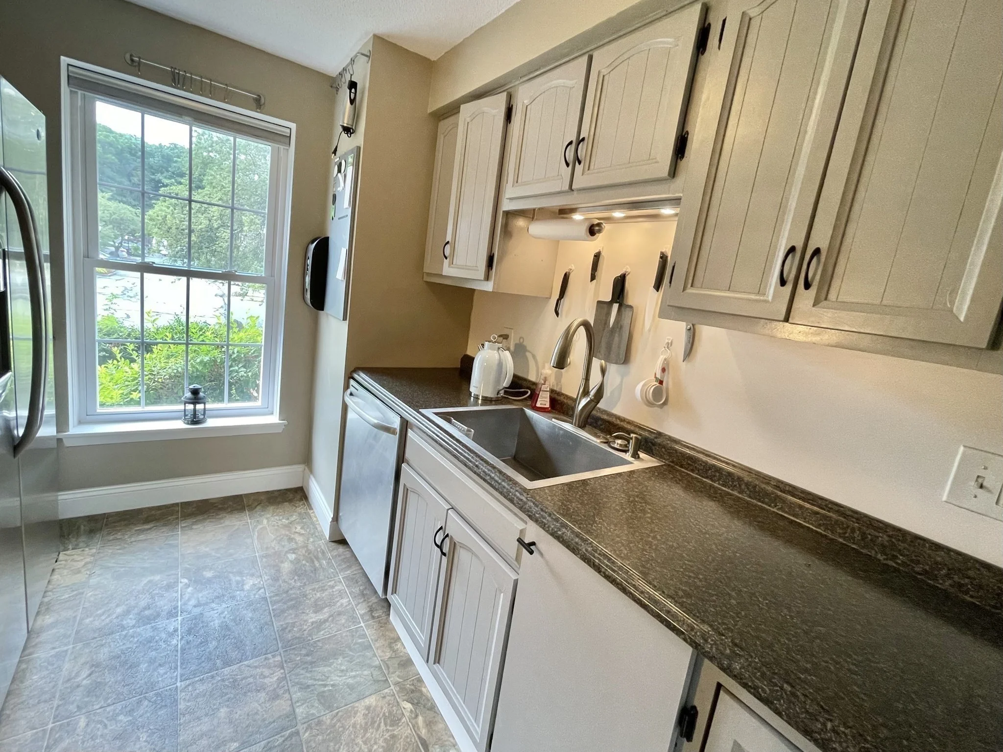 2 bed, 1 bath apartment for rent at 11 Gooseneck Unit 11, Swampscott — photo 12 of 22