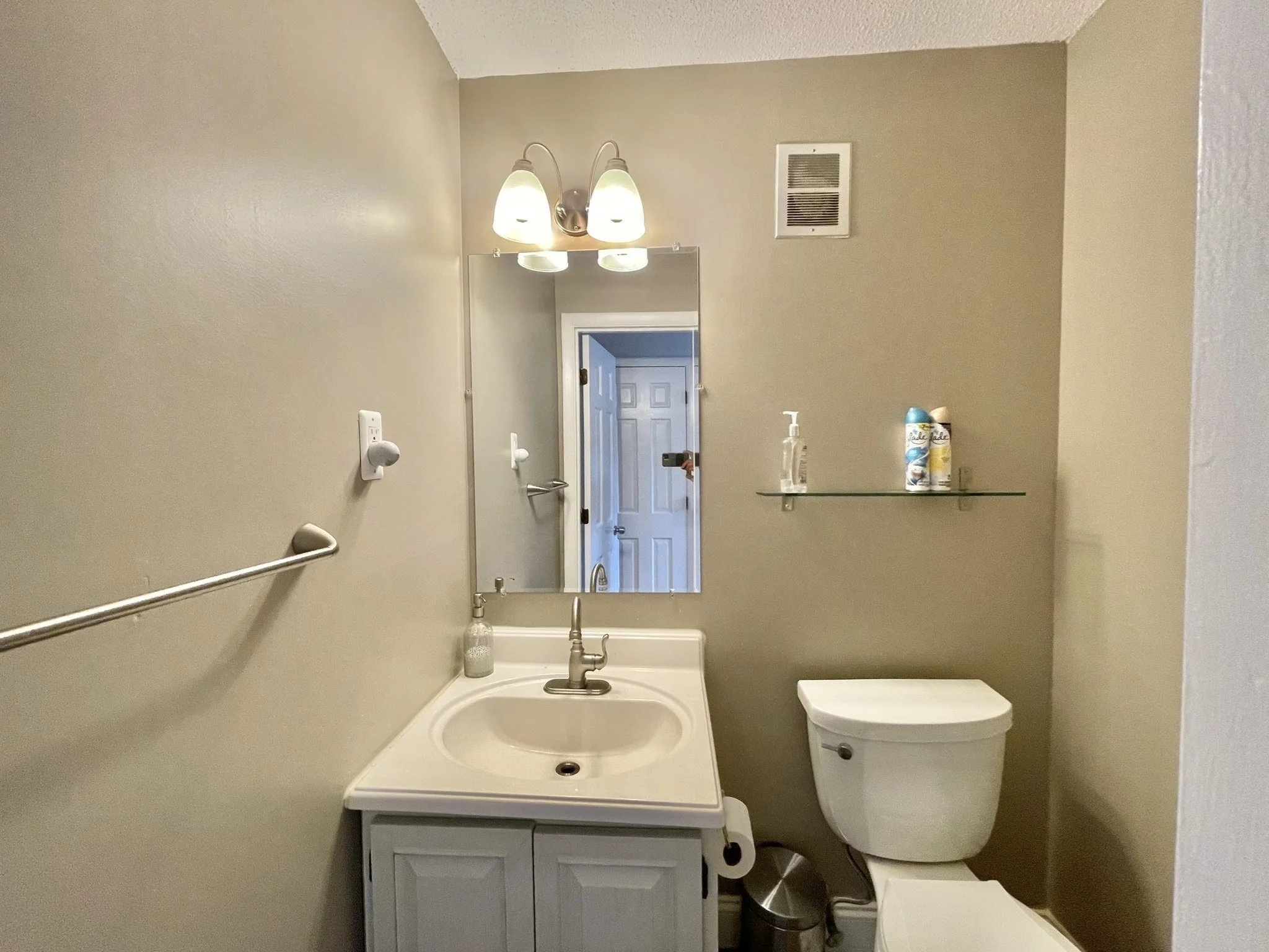 2 bed, 1 bath apartment for rent at 11 Gooseneck Unit 11, Swampscott — photo 17 of 22