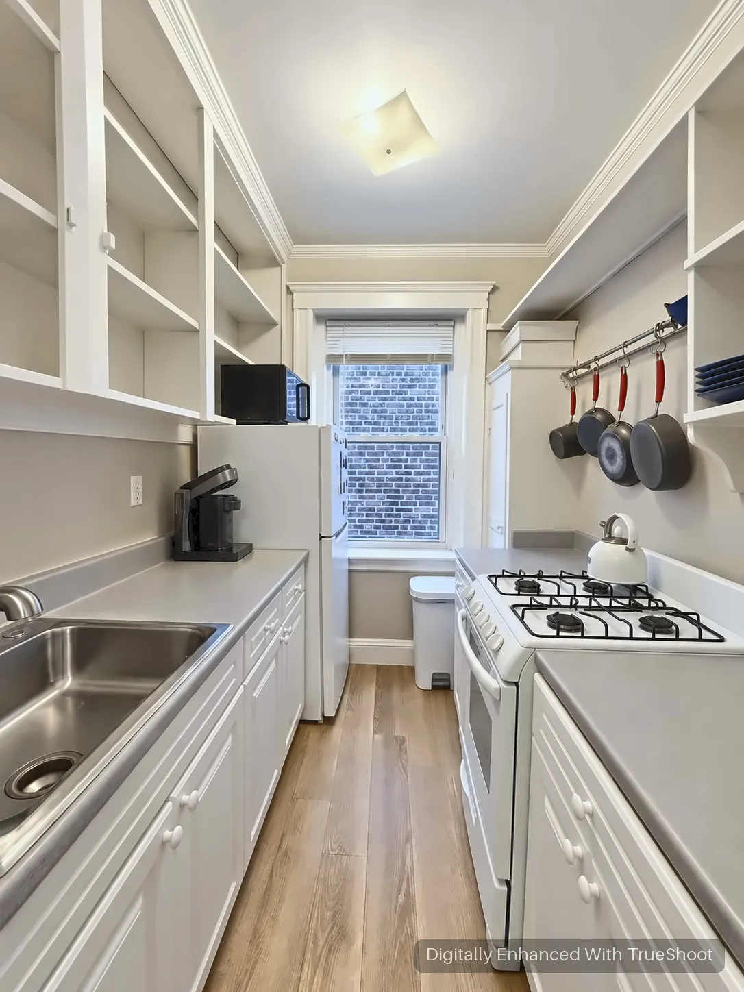 Studio bed, 1 bath apartment for rent at 11 Gray St Unit 11, Neighborhood Nine — photo 4 of 7