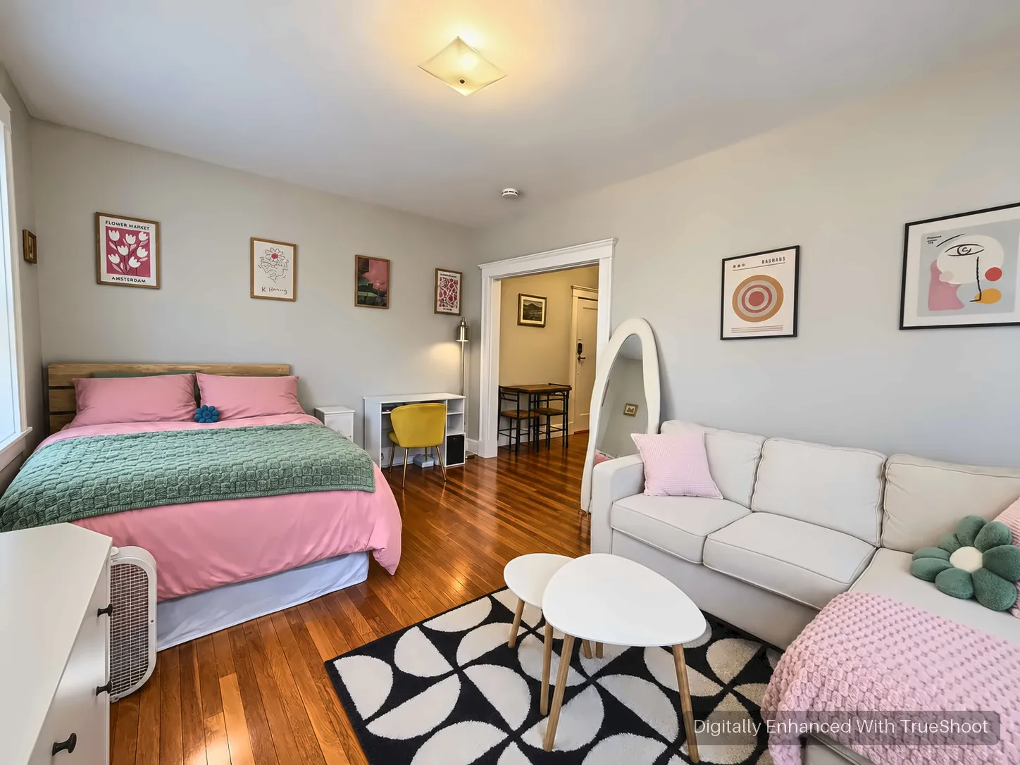 Studio bed, 1 bath apartment for rent at 11 Gray St Unit 11, Neighborhood Nine — photo 2 of 7