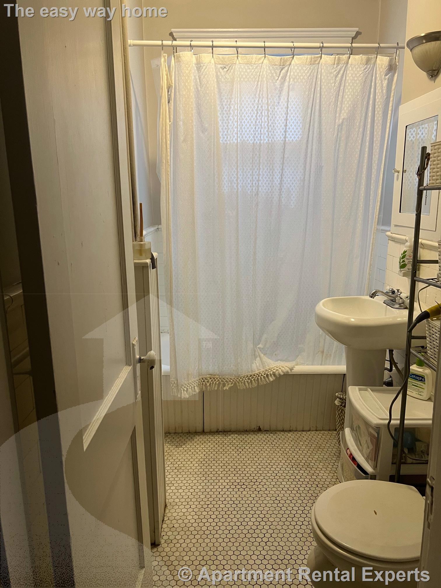 1 bed, 1 bath apartment for rent at 11 Gray St Unit 6, Porter Square — photo 5 of 6